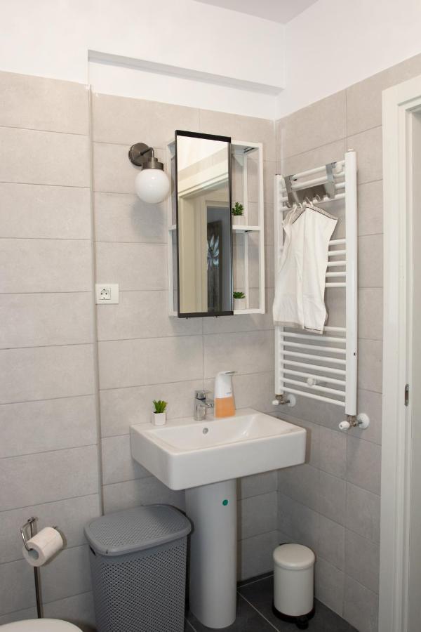 Lazo Two Room- Luxury Apartment Bukarest Kültér fotó