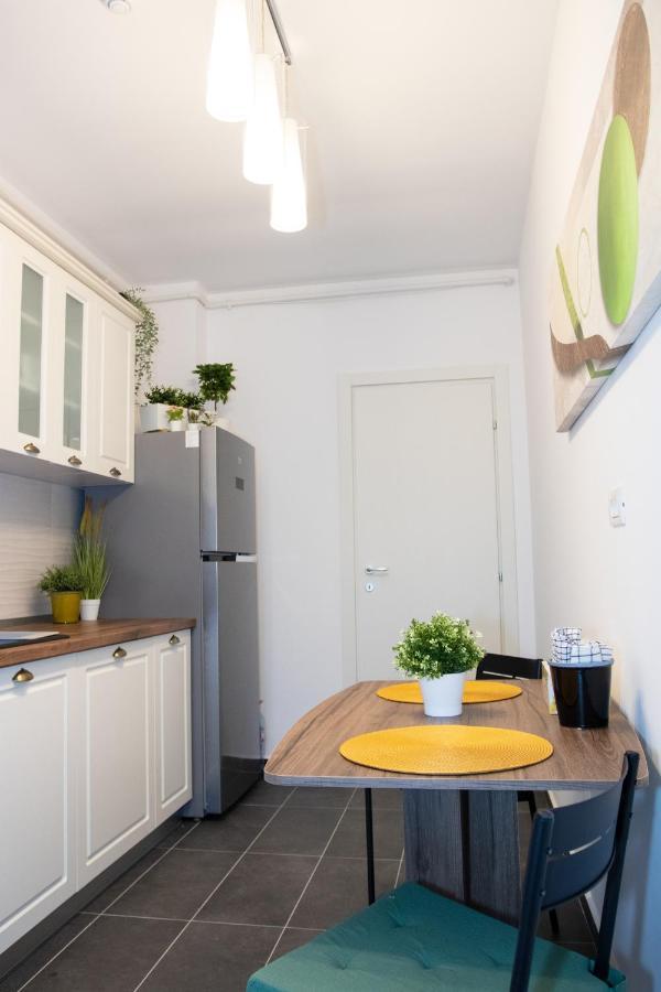 Lazo Two Room- Luxury Apartment Bukarest Kültér fotó