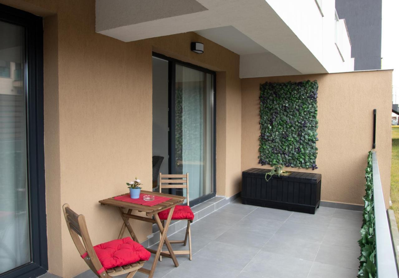 Lazo Two Room- Luxury Apartment Bukarest Kültér fotó