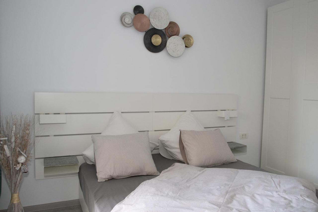 Lazo Two Room- Luxury Apartment Bukarest Kültér fotó