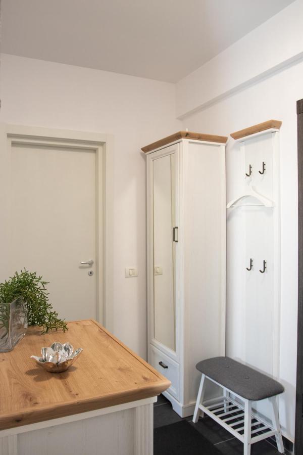 Lazo Two Room- Luxury Apartment Bukarest Kültér fotó