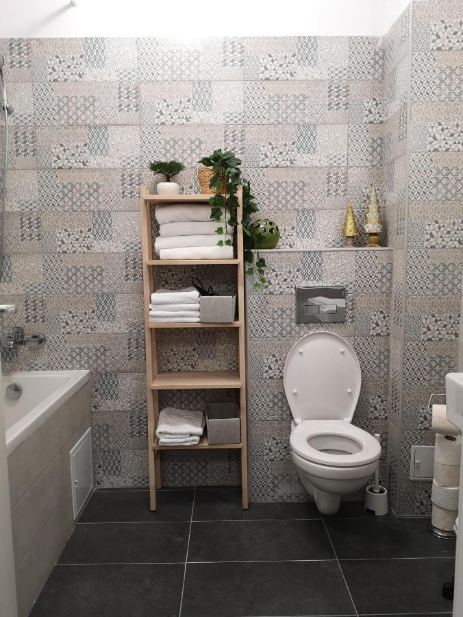Lazo Two Room- Luxury Apartment Bukarest Kültér fotó